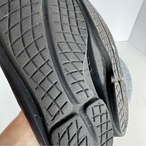 Oofos Ooah Slides Ombre Yellow Red Logo Black 8 10 - Picture 10 of 11